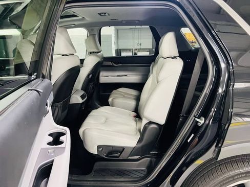 Used 2022 Hyundai Palisade SEL w/ Premium Package FWD image 29