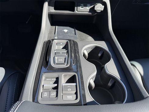 New 2025 Honda Pilot Touring image 44