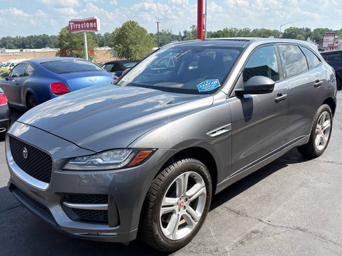 Used 2017 Jaguar F-PACE R-Sport AWD/4WD image 3