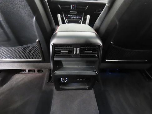 Certified 2025 Porsche Cayenne GTS AWD/4WD image 34