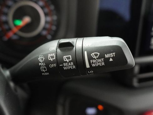 Used 2024 Jeep Wrangler Unlimited Rubicon AWD/4WD image 20