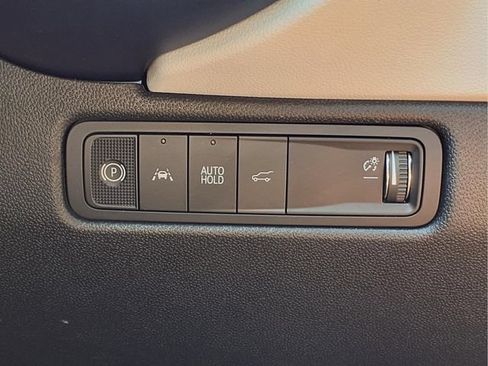 Used 2025 Chevrolet Equinox EV LT FWD image 12