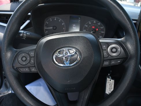 Certified 2025 Toyota Corolla LE image 12