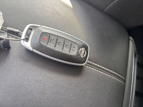 Used 2026 Nissan Pathfinder SV FWD image 27