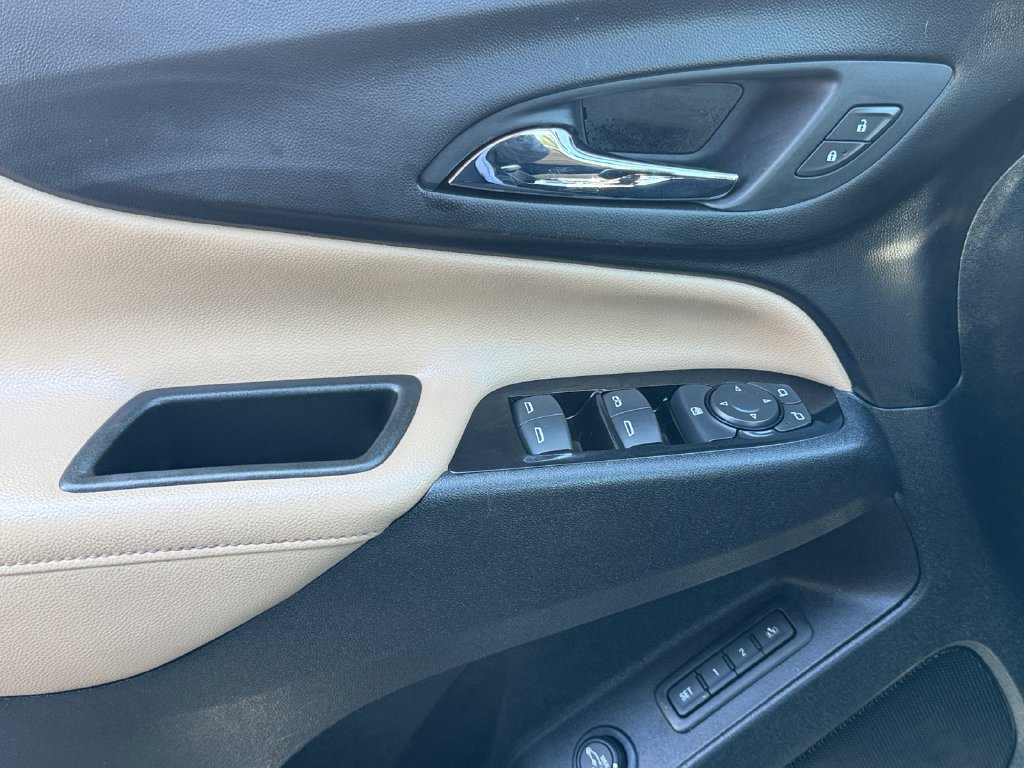 Used 2023 Chevrolet Equinox Premier FWD image 11