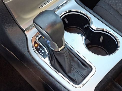 Used 2019 Jeep Grand Cherokee Laredo w/ Security & Convenience Group image 16