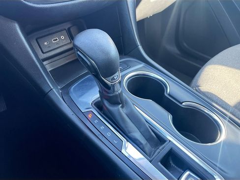 Used 2023 Chevrolet Equinox LT FWD image 16