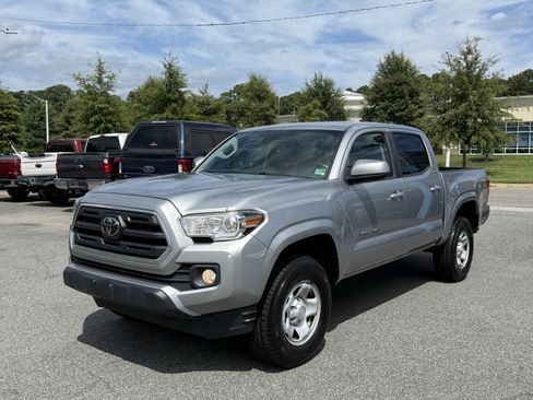 Used 2019 Toyota Tacoma SR5 image 1