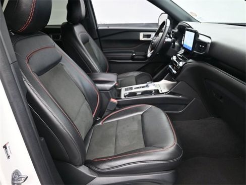 Used 2023 Ford Explorer ST-Line w/ Class IV Trailer Tow Package image 12