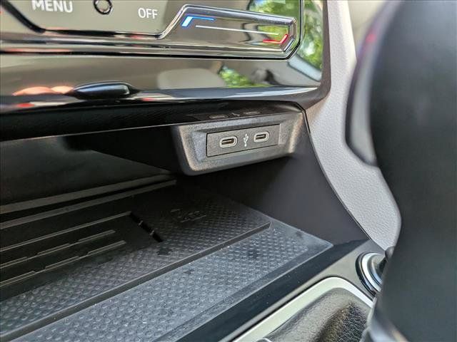 Certified 2025 Volkswagen Jetta SE w/ Sunroof Package FWD image 38
