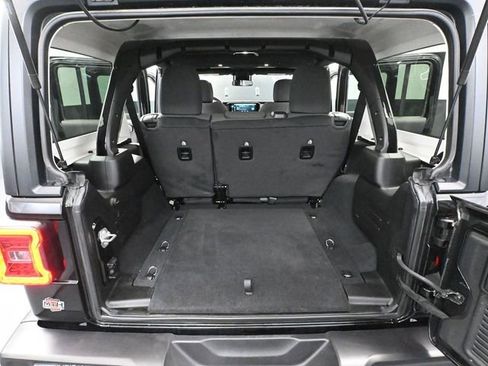 Used 2024 Jeep Wrangler Sahara image 38