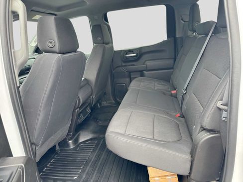 Used 2019 GMC Sierra 1500 4x4 Crew Cab w/ Convenience Package image 18
