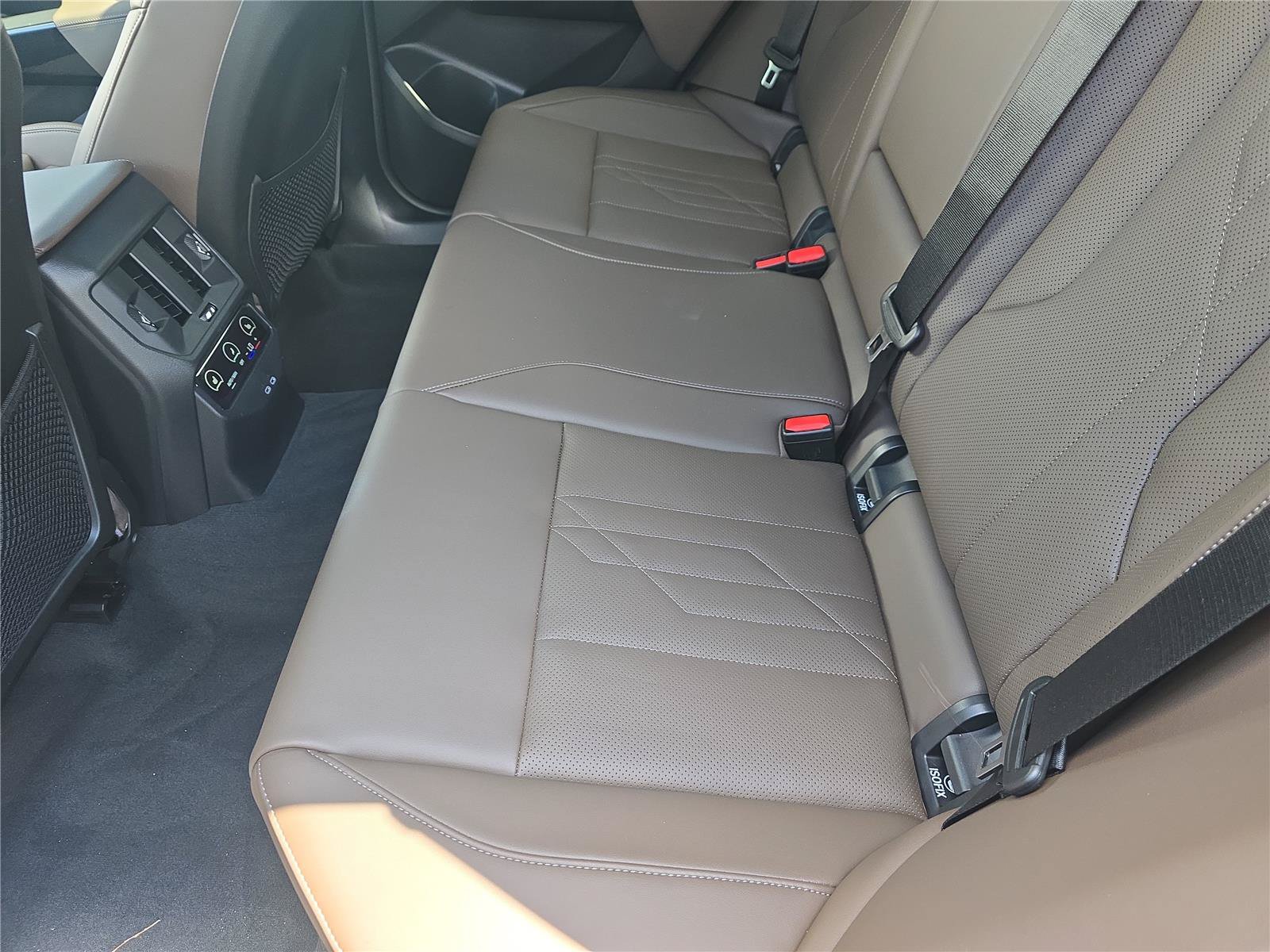 Certified 2026 BMW X3 xDrive30i w/ M Sport Package AWD/4WD image 13