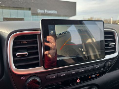 New 2026 Hyundai Venue SE image 16