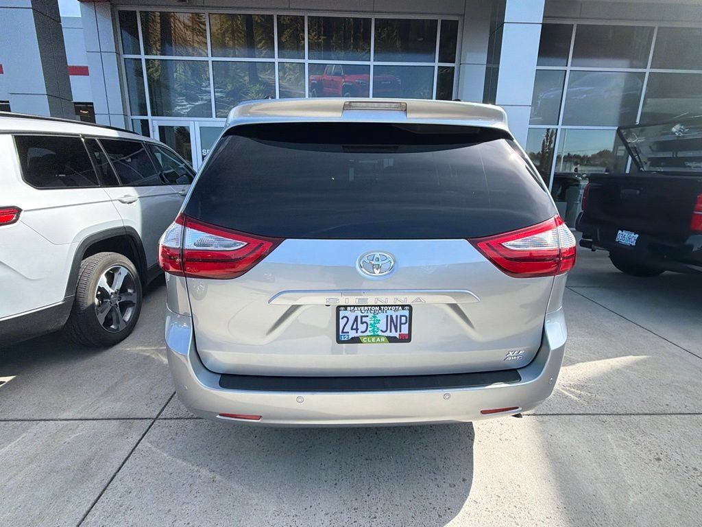 Used 2017 Toyota Sienna XLE w/ XLE Navigation Package AWD/4WD image 5