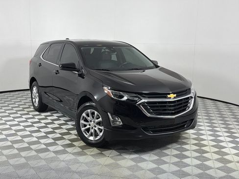 Used 2020 Chevrolet Equinox LT w/ Driver Convenience Package FWD image 2