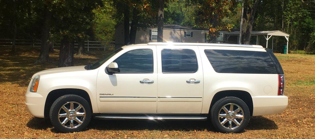 Used 2012 GMC Yukon XL Denali RWD image 3