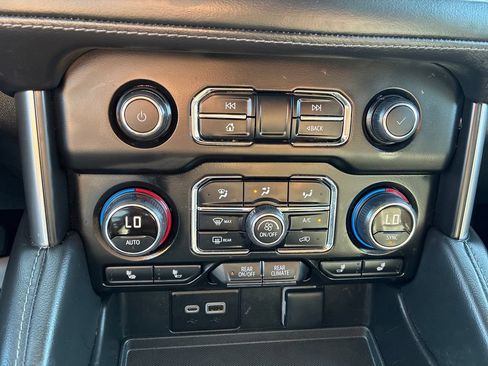 Used 2024 Chevrolet Tahoe LT AWD/4WD image 21