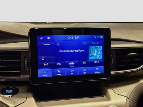 Used 2022 Ford Explorer XLT w/ Equipment Group 202A RWD image 15