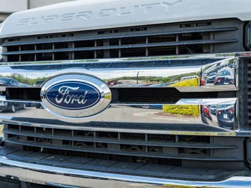 Used 2019 Ford F350 XL w/ STX Appearance Package AWD/4WD image 4