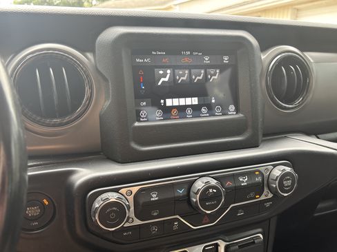 Used 2022 Jeep Gladiator Sport AWD/4WD image 21
