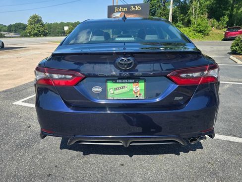Used 2022 Toyota Camry SE FWD image 5