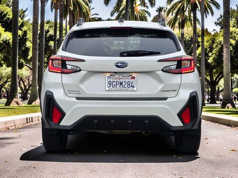 Used 2024 Subaru Crosstrek 2.0i Premium AWD/4WD image 6