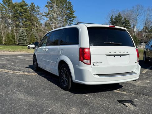 Used 2017 Dodge Grand Caravan SXT FWD image 10