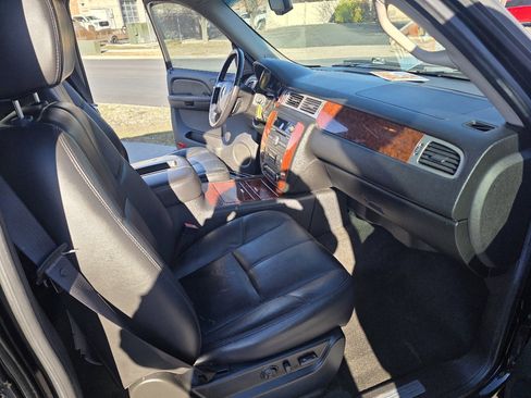 Used 2008 Chevrolet Avalanche LT image 6