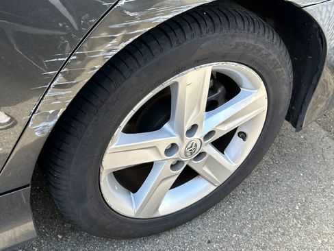 Used 2014 Toyota Camry SE FWD image 22