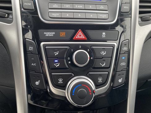 Used 2016 Hyundai Elantra GT image 27