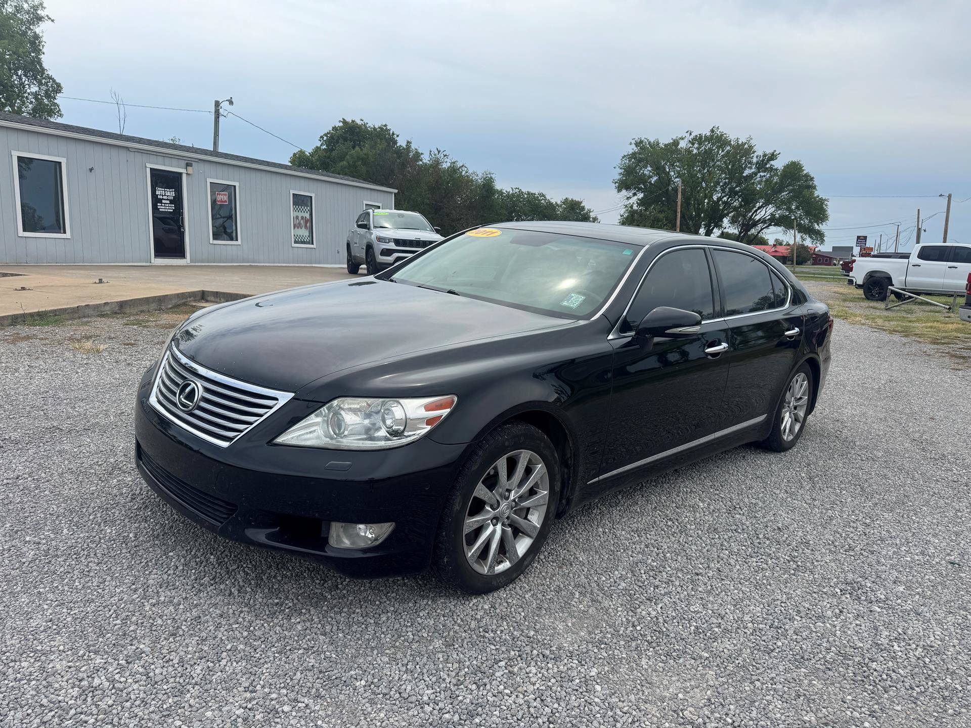 Used 2011 Lexus LS 460 L w/ Luxury Pkg AWD/4WD image 2
