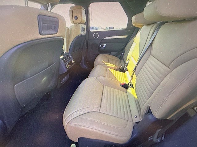 Used 2025 Land Rover Discovery Dynamic SE AWD/4WD image 7