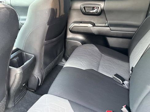 Used 2023 Toyota Tacoma TRD Sport image 12