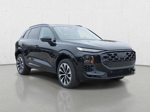 New 2026 Audi Q3 quattro 2.0T AWD/4WD image 3