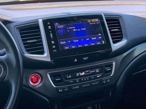 Used 2017 Honda Pilot EX-L image 6