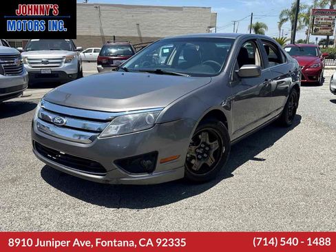 Used 2011 Ford Fusion SE FWD image 1