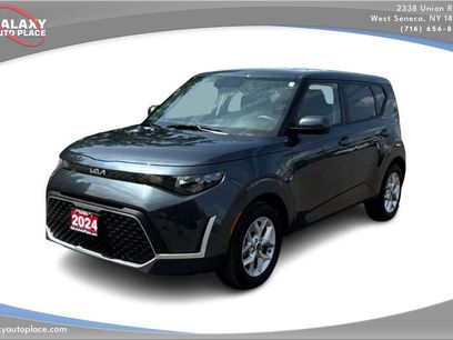Used 2024 Kia Soul LX w/ Option Group 015