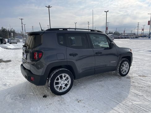 Used 2021 Jeep Renegade Sport w/ Sport Appearance Group image 3