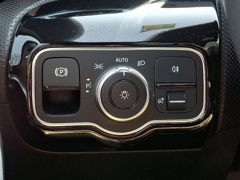 Used 2019 Mercedes-Benz A 220 4MATIC image 26