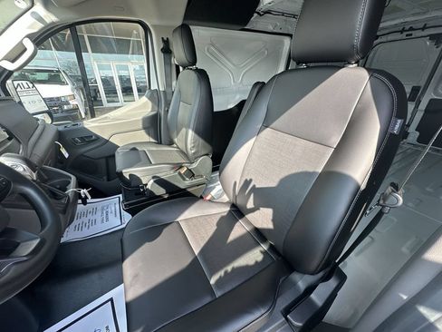 New 2026 Ford Transit 250 Low Roof RWD image 17