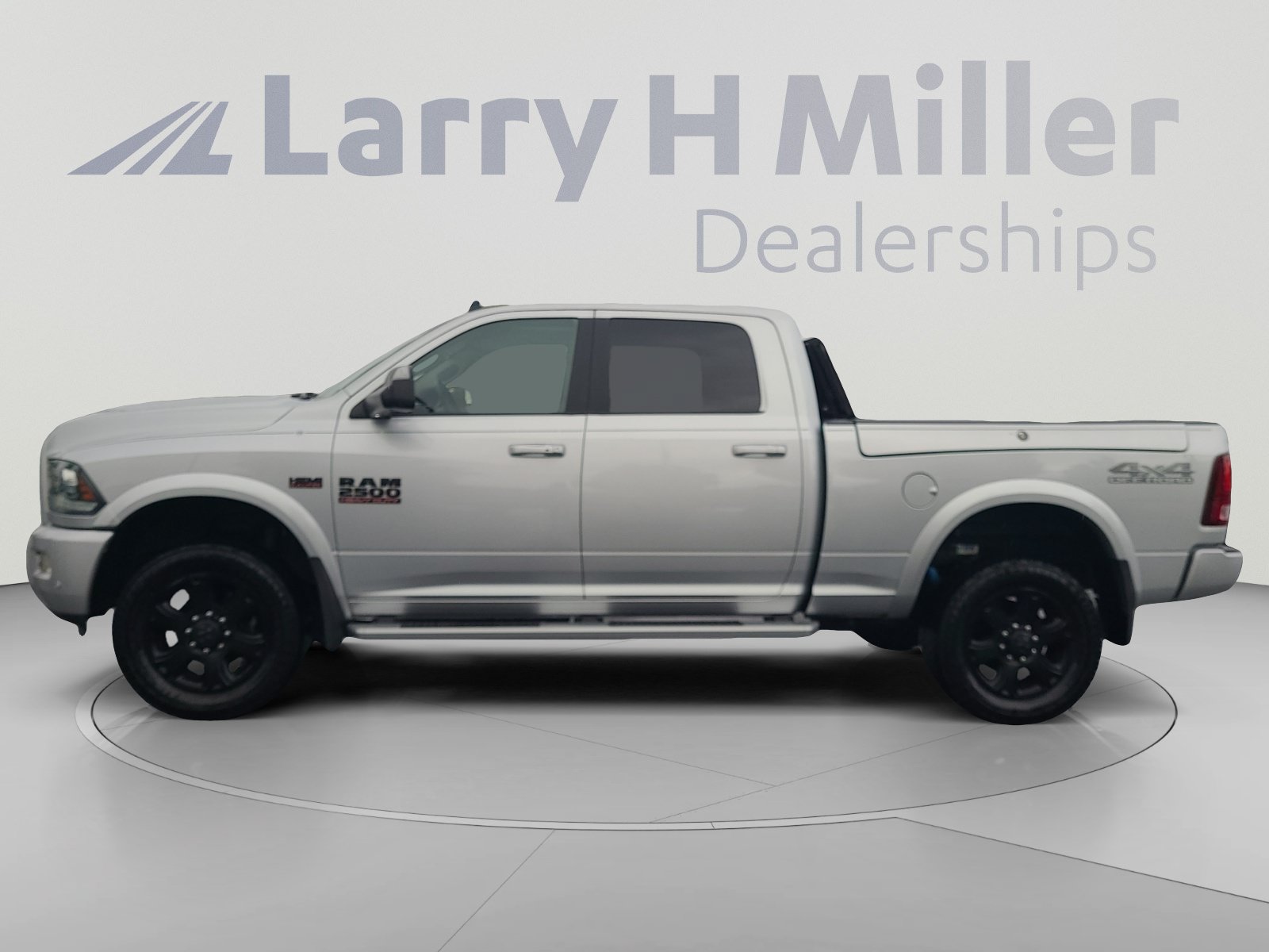 Used 2018 RAM 2500 Laramie w/ Sport Appearance Group AWD/4WD image 2