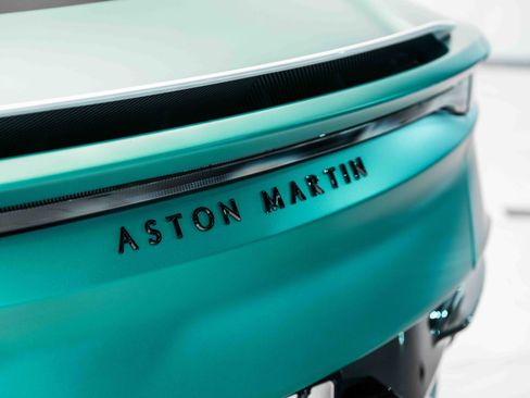 Used 2023 Aston Martin DBS Coupe RWD image 8