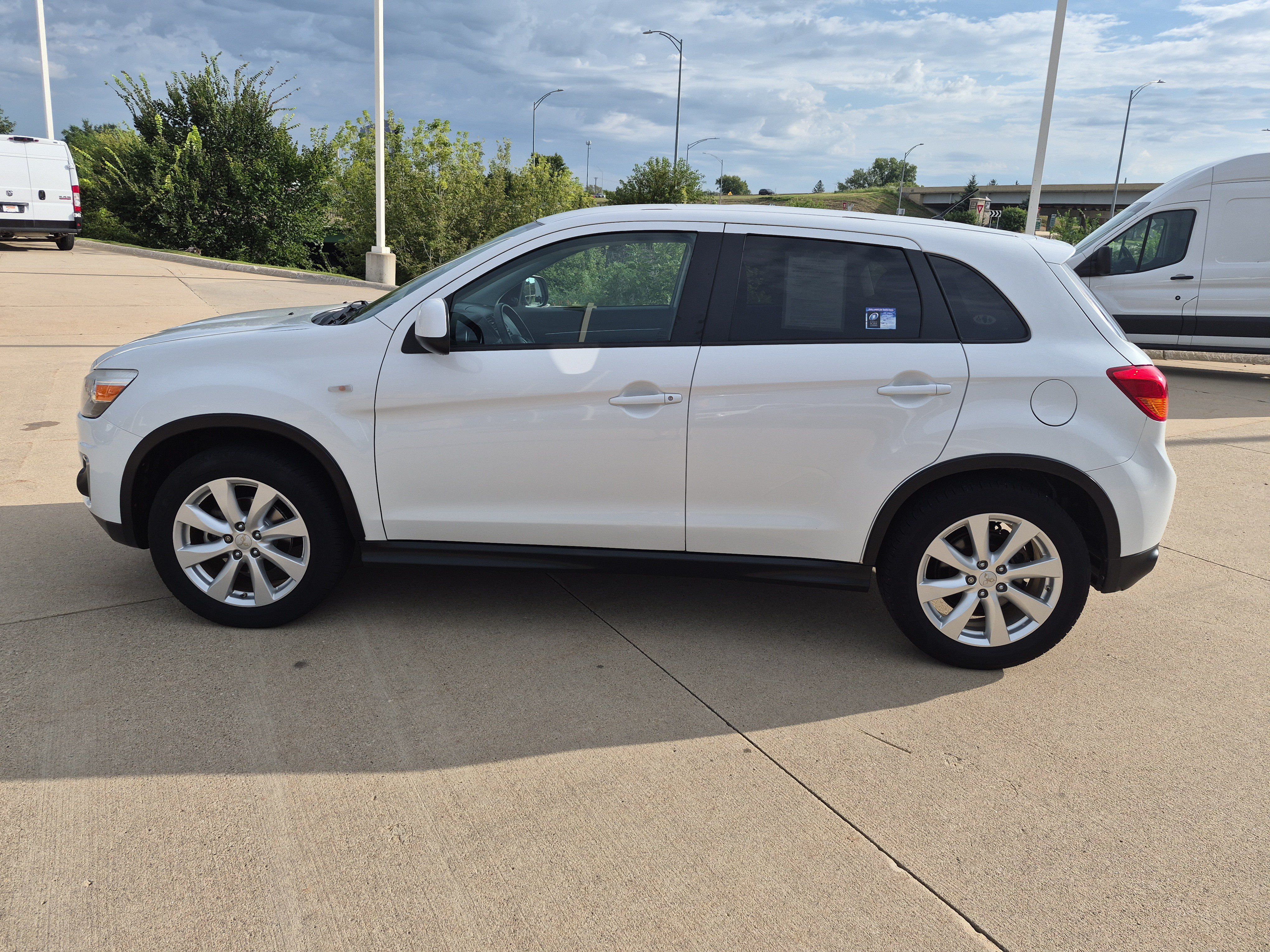 Used 2015 Mitsubishi Outlander Sport ES AWD/4WD image 8