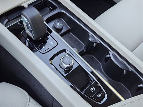 Used 2025 Volvo XC60 T8 Core w/ Climate Package image 23