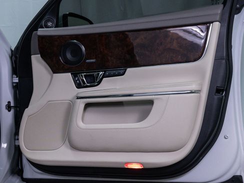 Used 2017 Jaguar XJ L Portfolio image 9