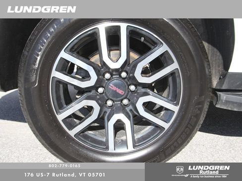 Used 2023 GMC Yukon XL AT4 AWD/4WD image 12