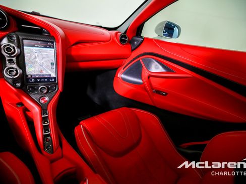 Used 2019 McLaren 720S image 16