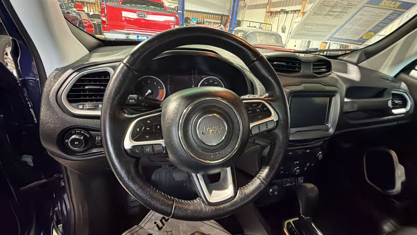 Used 2019 Jeep Renegade Latitude w/ Cold Weather Group AWD/4WD image 14