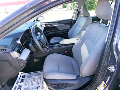 Used 2025 Toyota Camry LE w/ Convenience Package FWD image 12